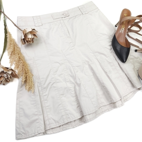 New Loft Tan Pleated Bottom Skirt Sz 6P - Picture 11 of 11